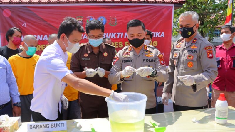 Polres Sintang Pers Release Kasus Narkoba dan Pemusnahan Barang Bukti