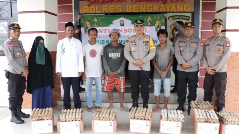 Polres Bengkayang Salurkan Bansos Peringati Maulid Nabi