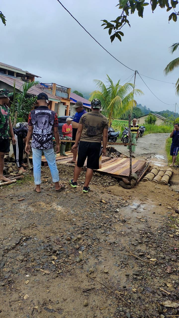 HUT Ke-77 Tahun Zeni TNI-AD Mabak Melaksanakan Karya Bakti Pembangunan Jembatan