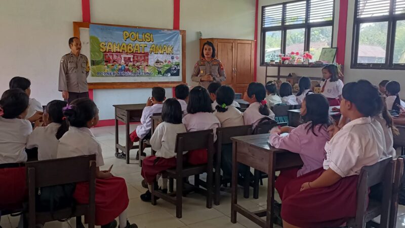 Polisi Sahabat Anak, Kapolsek Sungai Betung Kunjungi SDN 3 Kawan