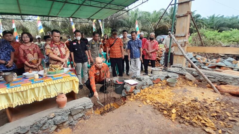 Pj.Bupati Landak Hadiri Peletakan Batu Pertama Pembangunan Gereja Katolik ST. Yohanes Stasi Jabeng