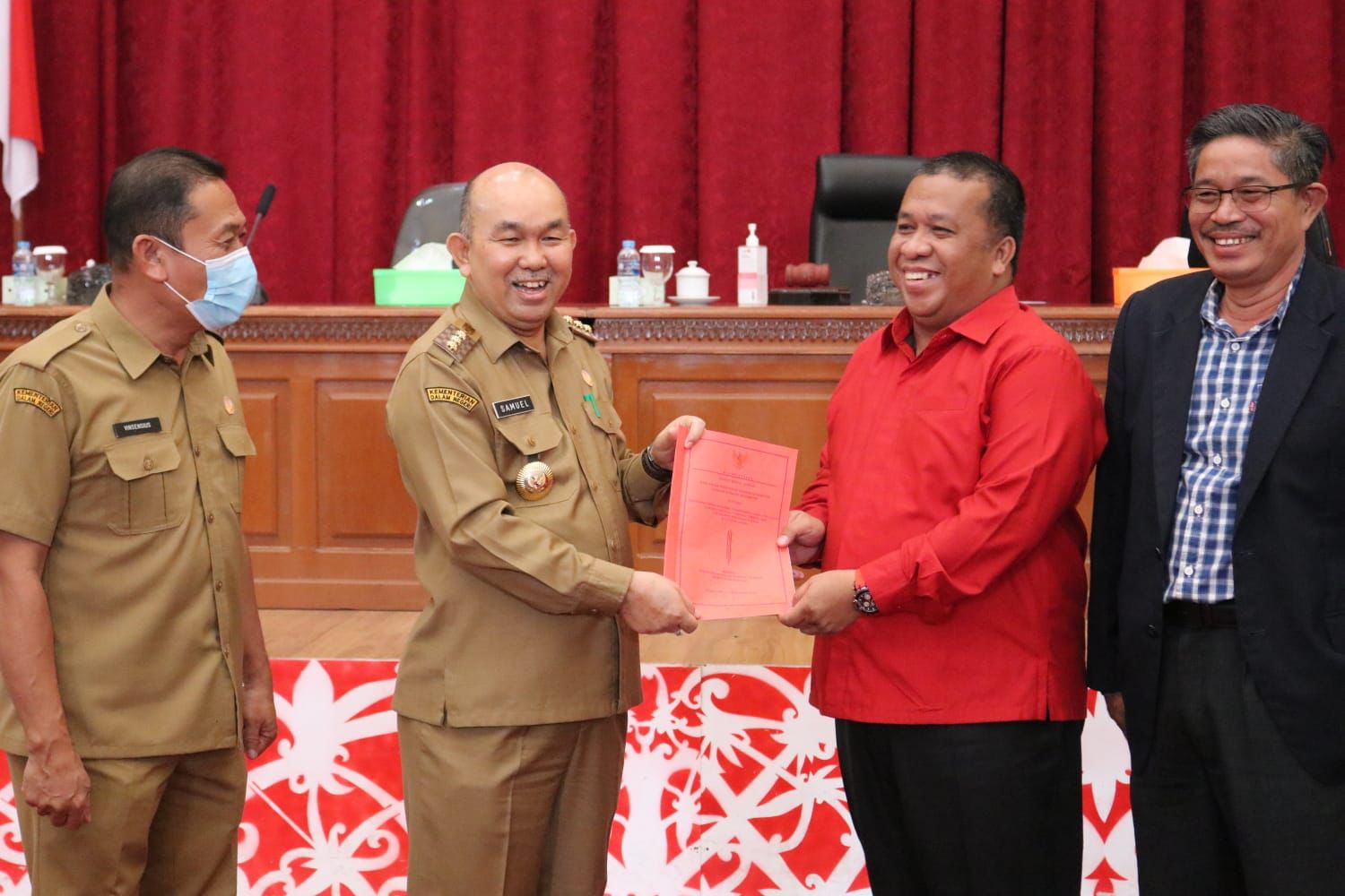 Pj.Bupati Landak Hadiri Rapat Paripurna Ke-2 Masa Sidang III Tahun 2023