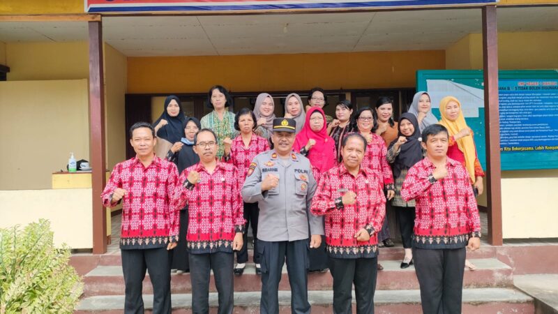 Polsek Mandor melaksanakan kegiatan Jum’at Curhat