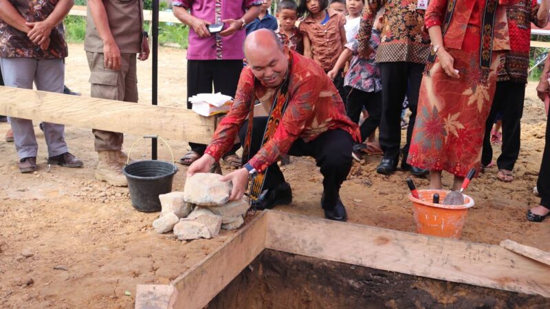 Peletakan Batu Pertama Pembangunan Gereja St.Paulus Paku Raya