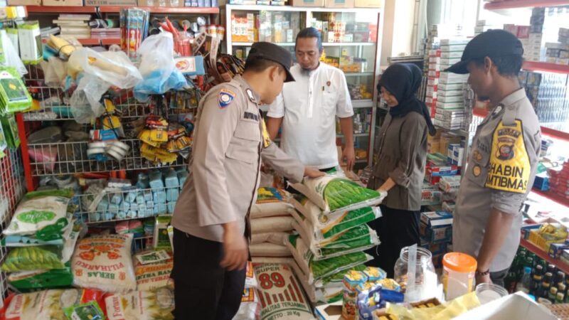 Pastikan Sembako Aman Jelang Ramadhan Kanit Intelkam Pantau Sejumlah Pertokoan