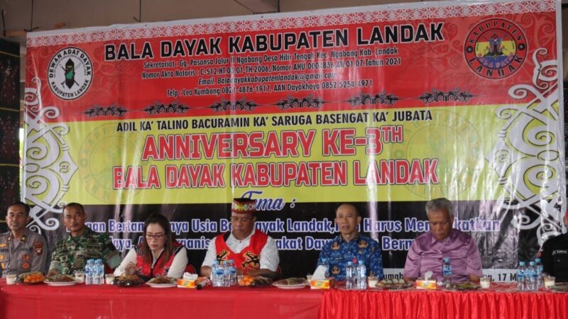 Kaban Kesbangpol Hadiri Acara Anniversary Ke-3 Bala Dayak Kabupaten Landak