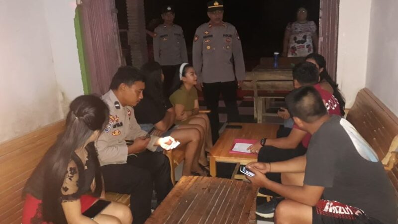 Polsek Mandor Melaksanakan Kegiatan Razia di Warung Remang-Remang Dalam Rangka Operasi Pekat Kapuas 2023