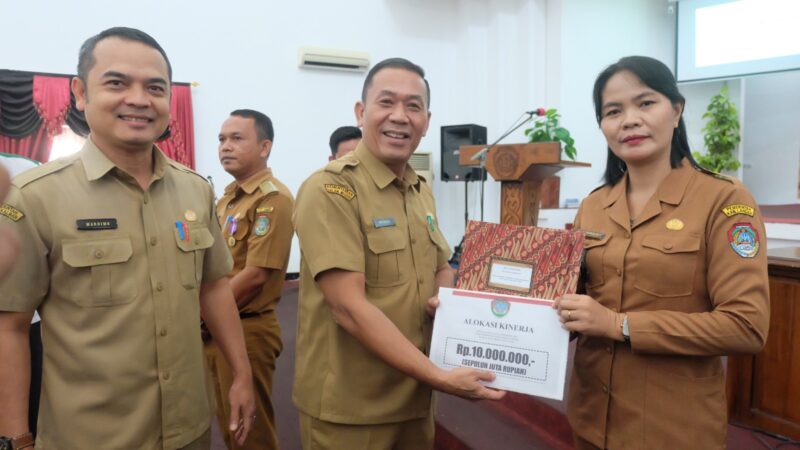 Vinsensius Buka Rapat IDM Kabupaten Landak