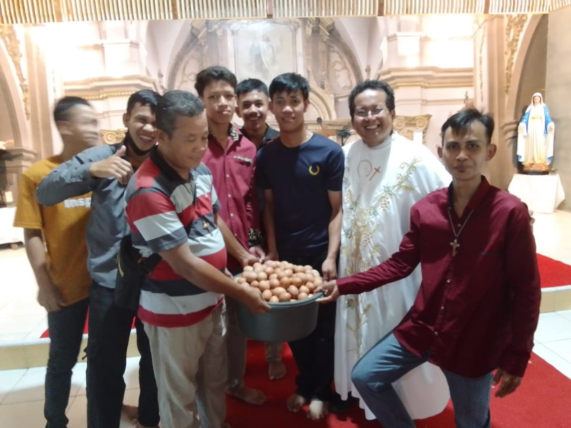 Misa Perayaan Paskah Stasi Pinyahok Di Desa Andeng