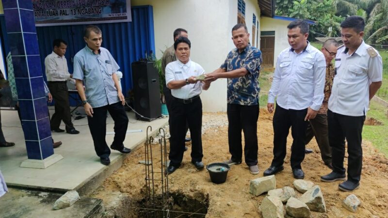 Wakili PJ.Bupati, Anem Hadiri Peletakan Batu Pertama Gereja Isa Almasih
