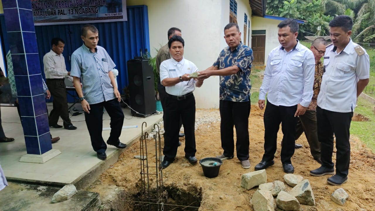 Wakili PJ.Bupati, Anem Hadiri Peletakan Batu Pertama Gereja Isa Almasih