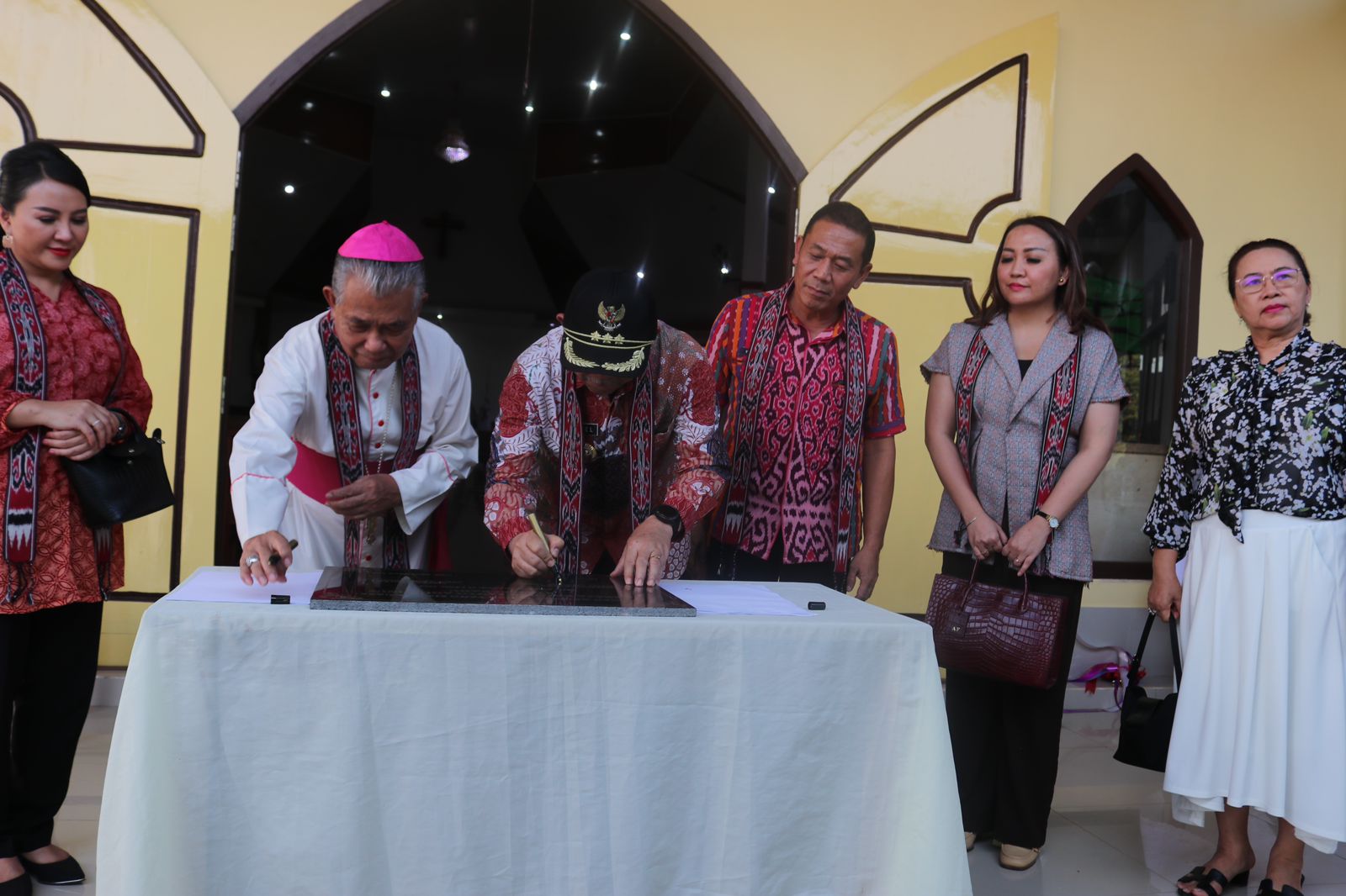 Resmikan Gereja Katolik St.Agustinus Sebadu Setelah 6 Tahun Masa Pengerjaan