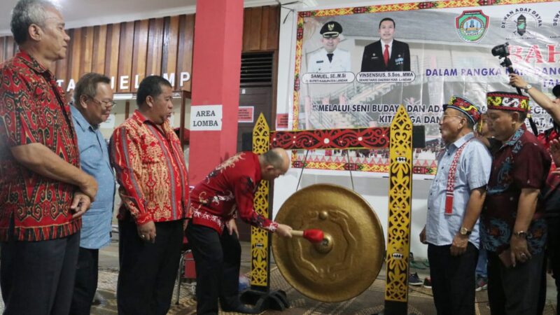 Buka Acara Bahaump Naik Dango, Samuel Beri Sambutan dan Arahan