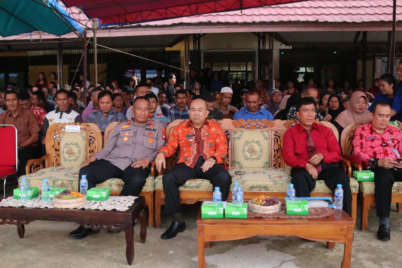 Samuel Hadiri Acara Pelepasan Siswa/i SMK 1 Ngabang