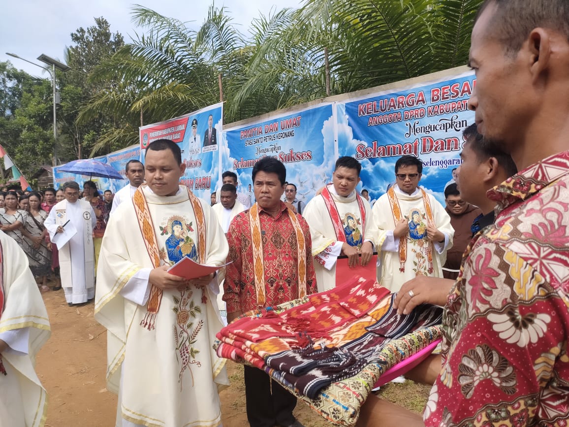 Wakili Pj.Bupati, Anem Hadiri Misa Perdana Imam Baru Di Stasi Santo Petrus Keronang Paroki Santo Agustinus Dan Matias Darit