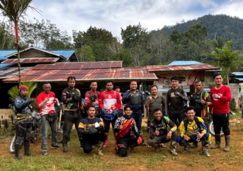 Kapolres Landak Pimpin Sambang di Desa Kecamatan Air Besar Sekaligus Berikan Imbauan Karhutla