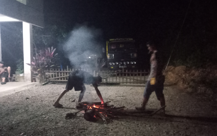 Buntut Tuntutan Tak Dipenuhi, ‘Iwan Belanda’ Tutup Jalan Jalur Perusahaan Batu