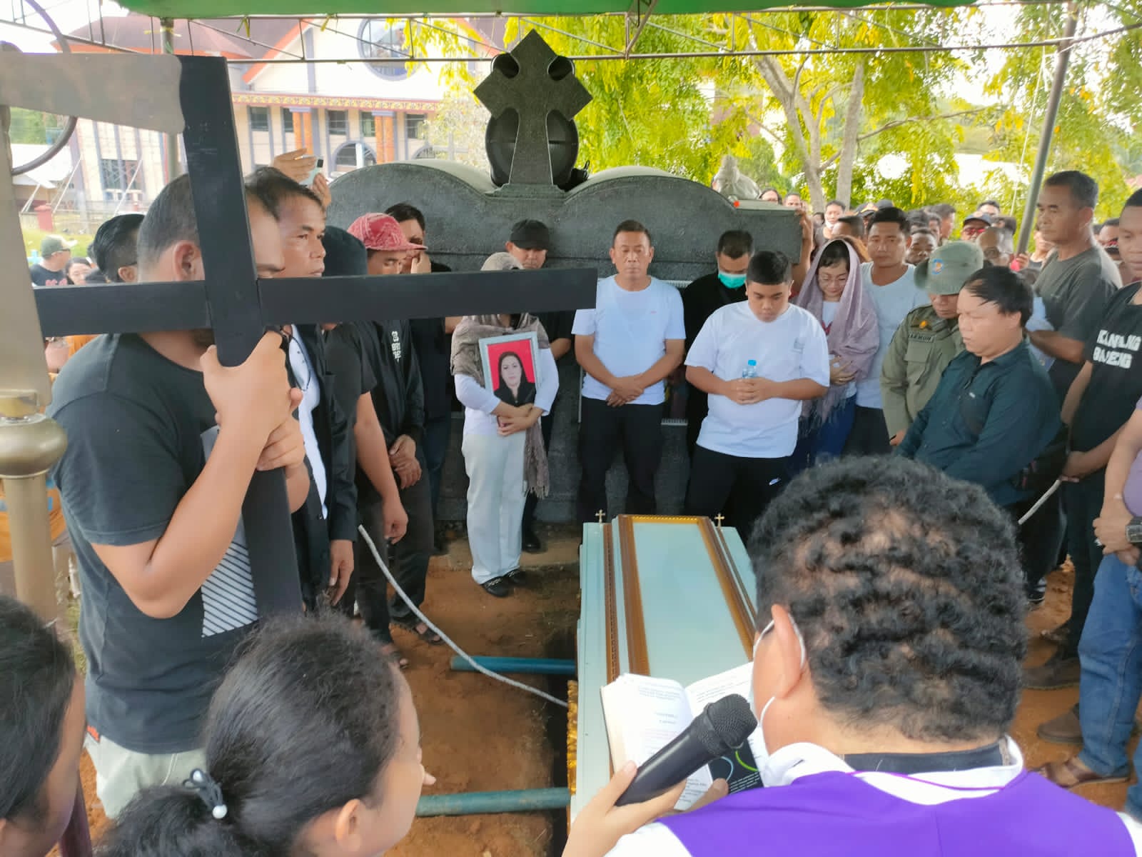 Samuel Hadiri Prosesi pemakaman Ibu Marsiani Ningsih