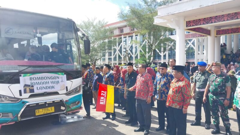 Asisten Sekda Landak Lepas Keberangkatan Jemaah Haji Kabupaten Landak