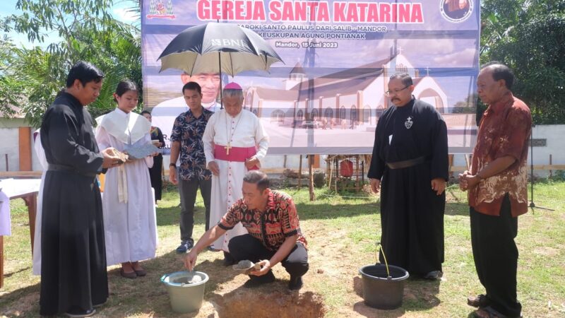 Peletakan Batu Pertama Gereja St.Katarina Mandor, Sekda Landak : Membangun Semangat Kebersamaan