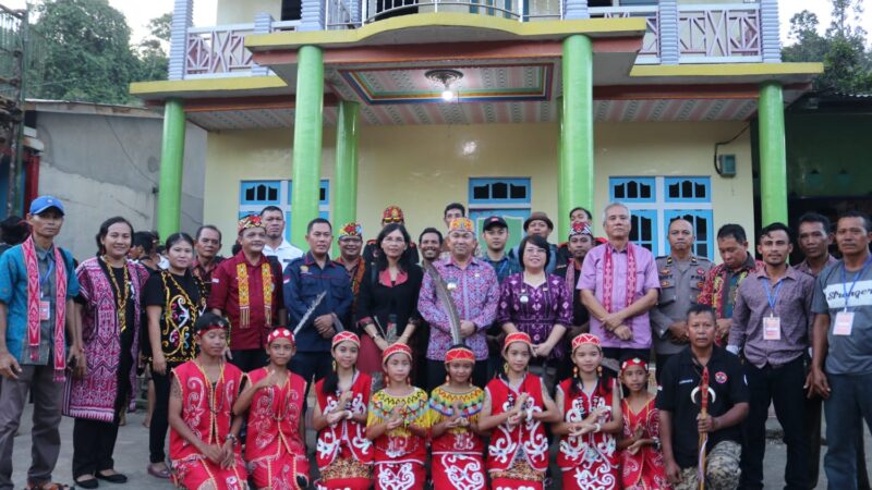 Buka Acara Ritual Adat Notokng Binua Angan Tembawang, Samuel Apresiasi Masyarakat