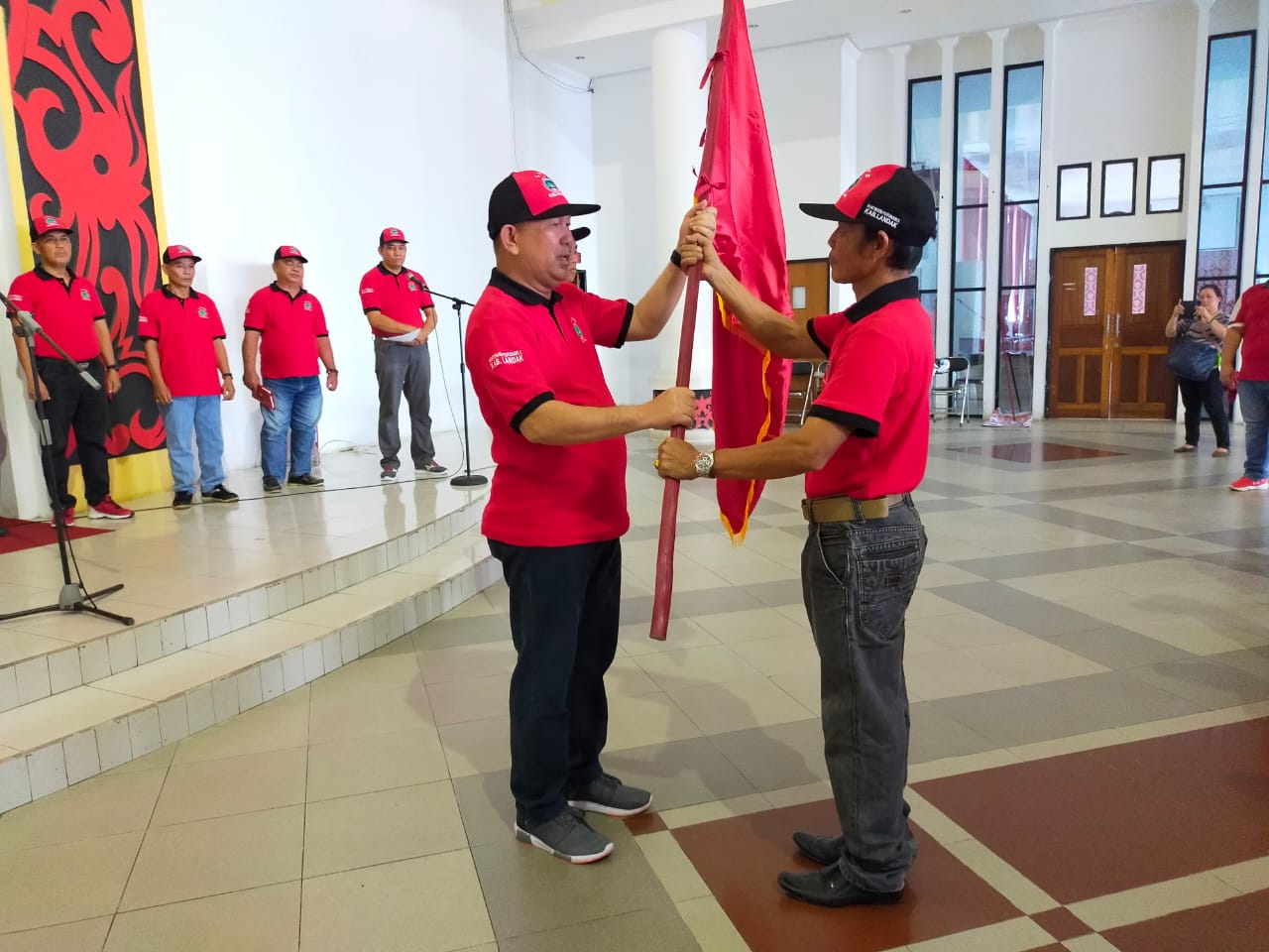 Samuel Lepas Kontingen PESPARAWI Kabupaten Landak