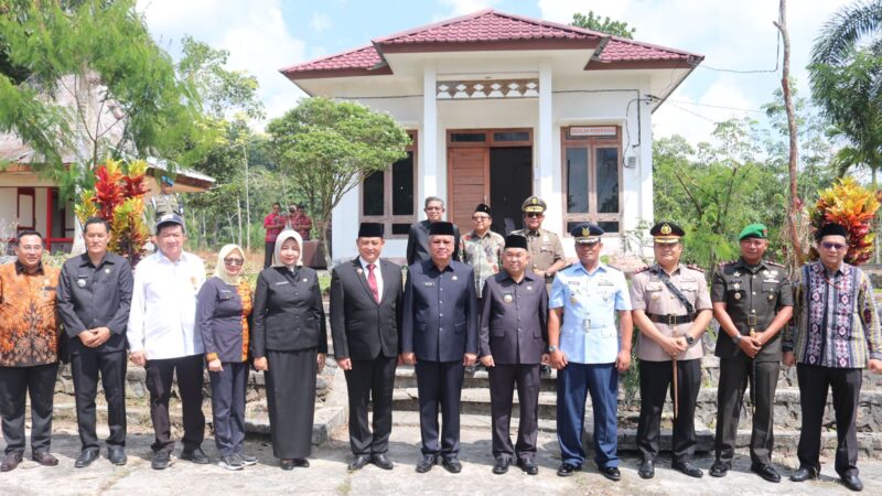 Hari Berkabung Daerah Kalbar, Samuel Hadiri Ziarah dan Tabur Bunga di Makam Juang Mandor