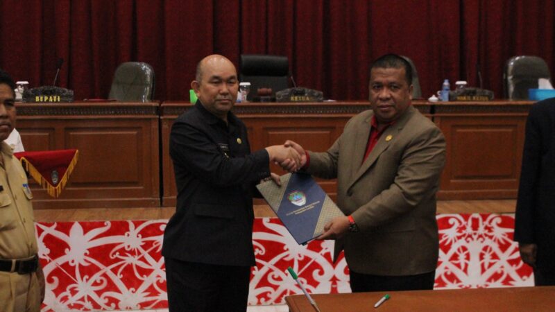 Samuel Hadiri Rapat Paripurna Ke-19 Masa Sidang III Tahun 2023 DPRD Kab.Landak