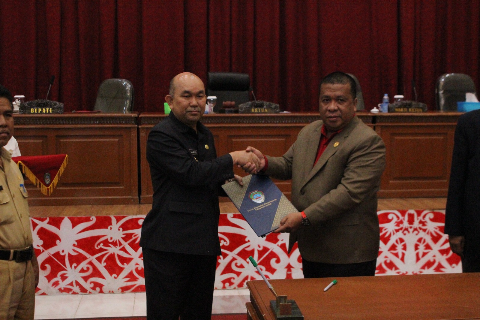 Samuel Hadiri Rapat Paripurna Ke-19 Masa Sidang III Tahun 2023 DPRD Kab.Landak