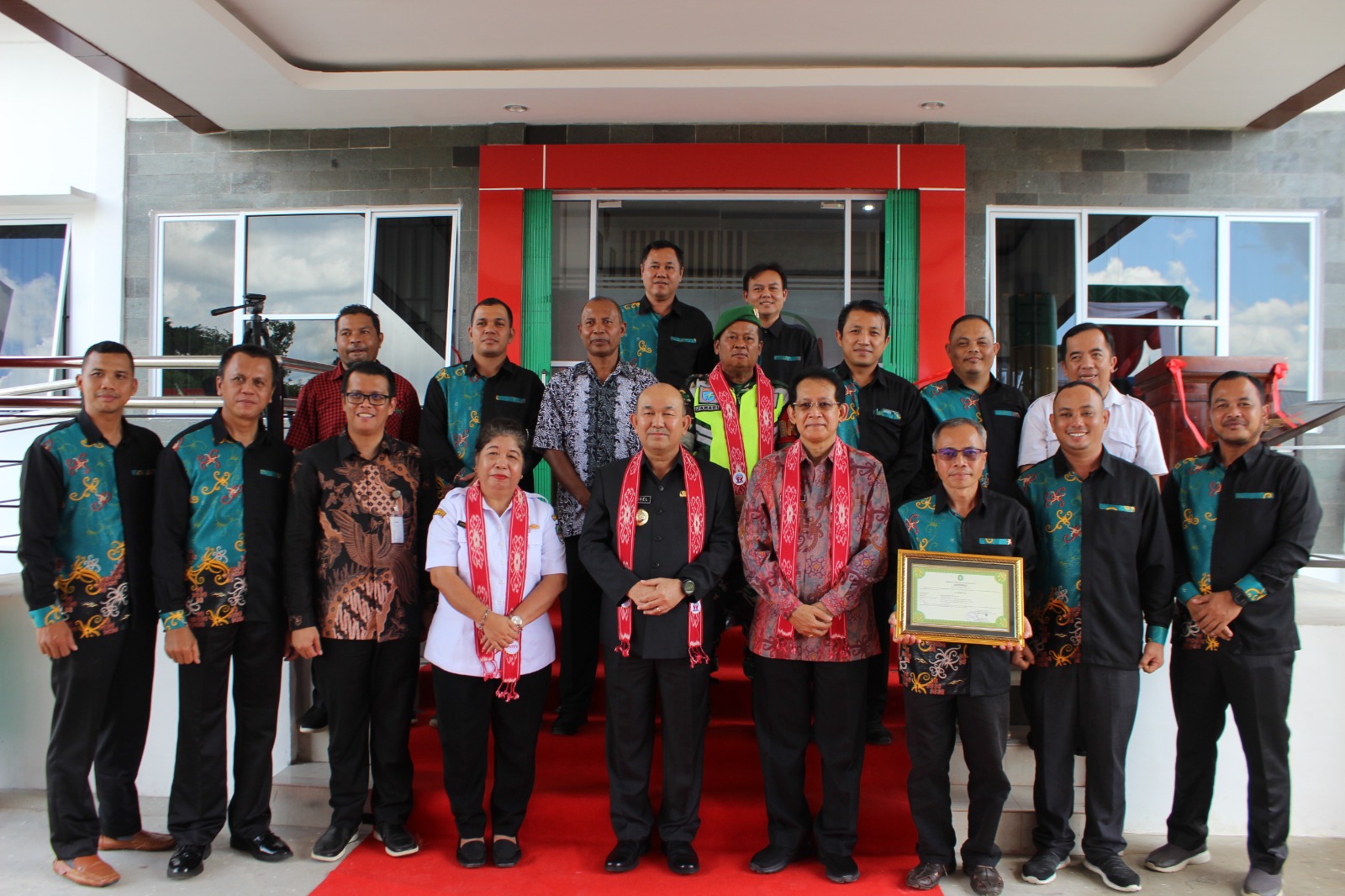 Samuel Resmikan Gedung KSP CU Banuri Harapan Kita Branch Office Ngabang