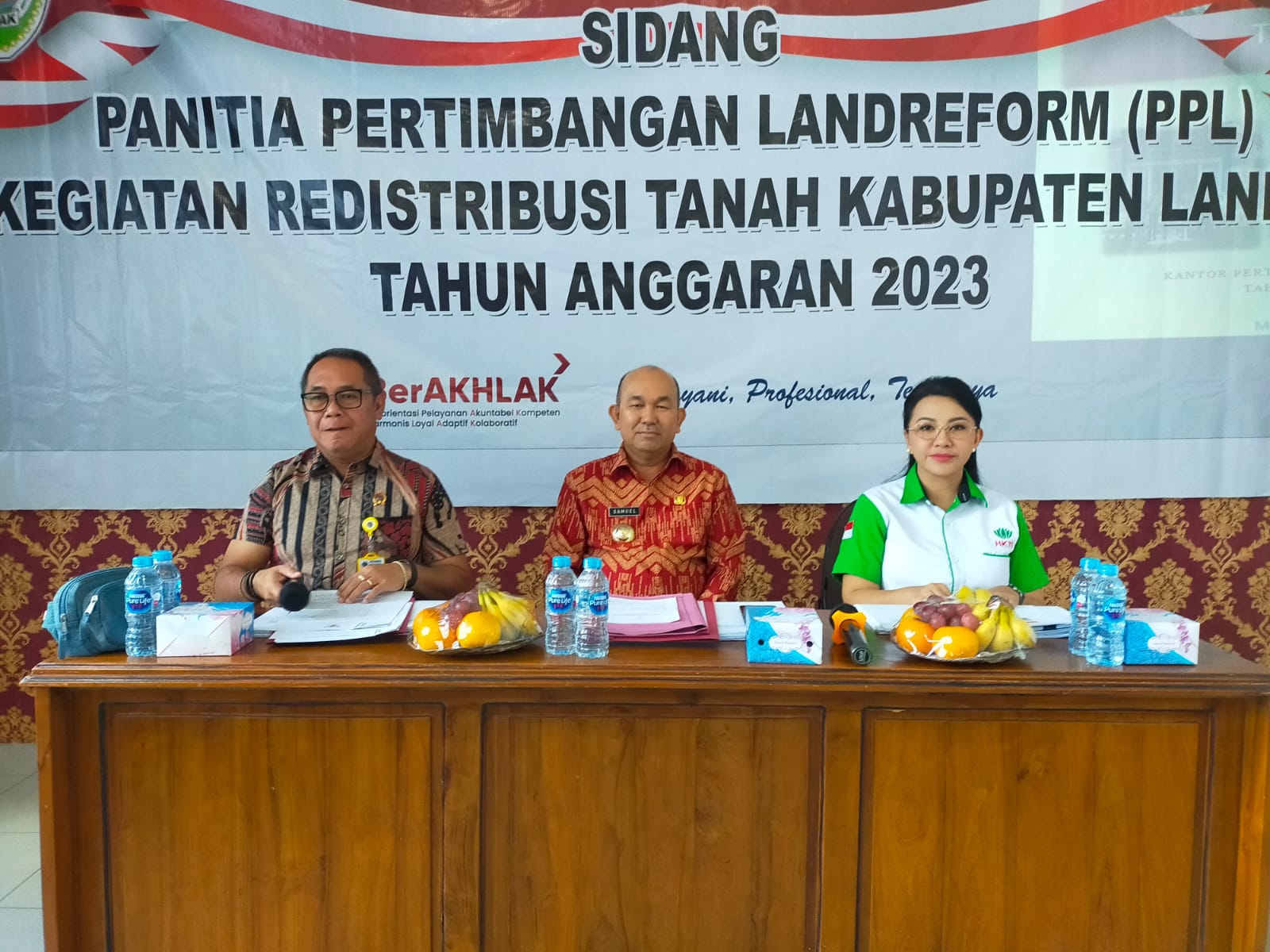 Samuel Buka Sidang Panitia Pertimbangan Landreform Kegiatan Redistribusi Tanah Kabupaten Landak TA 2023
