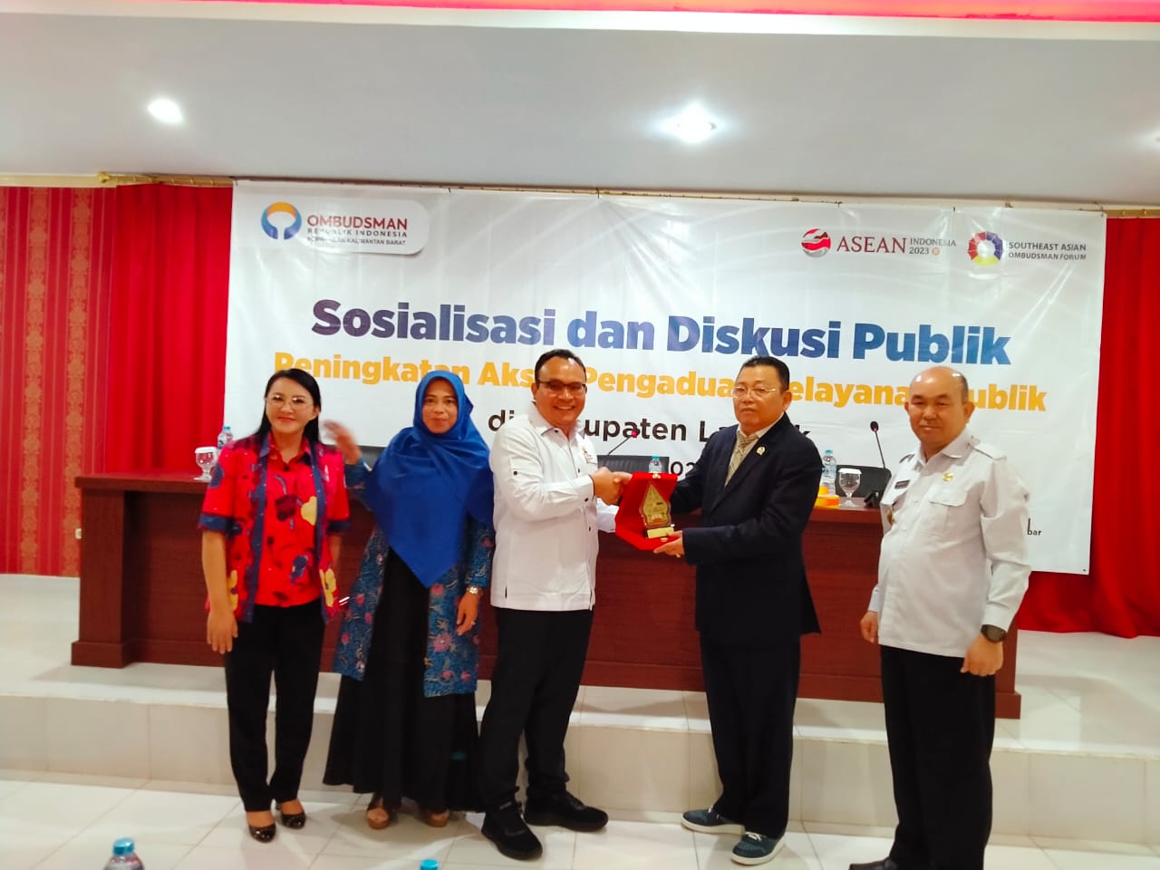 Samuel Buka Sosialisasi dan Diskusi Publik Peningkatan Akses Pengaduan