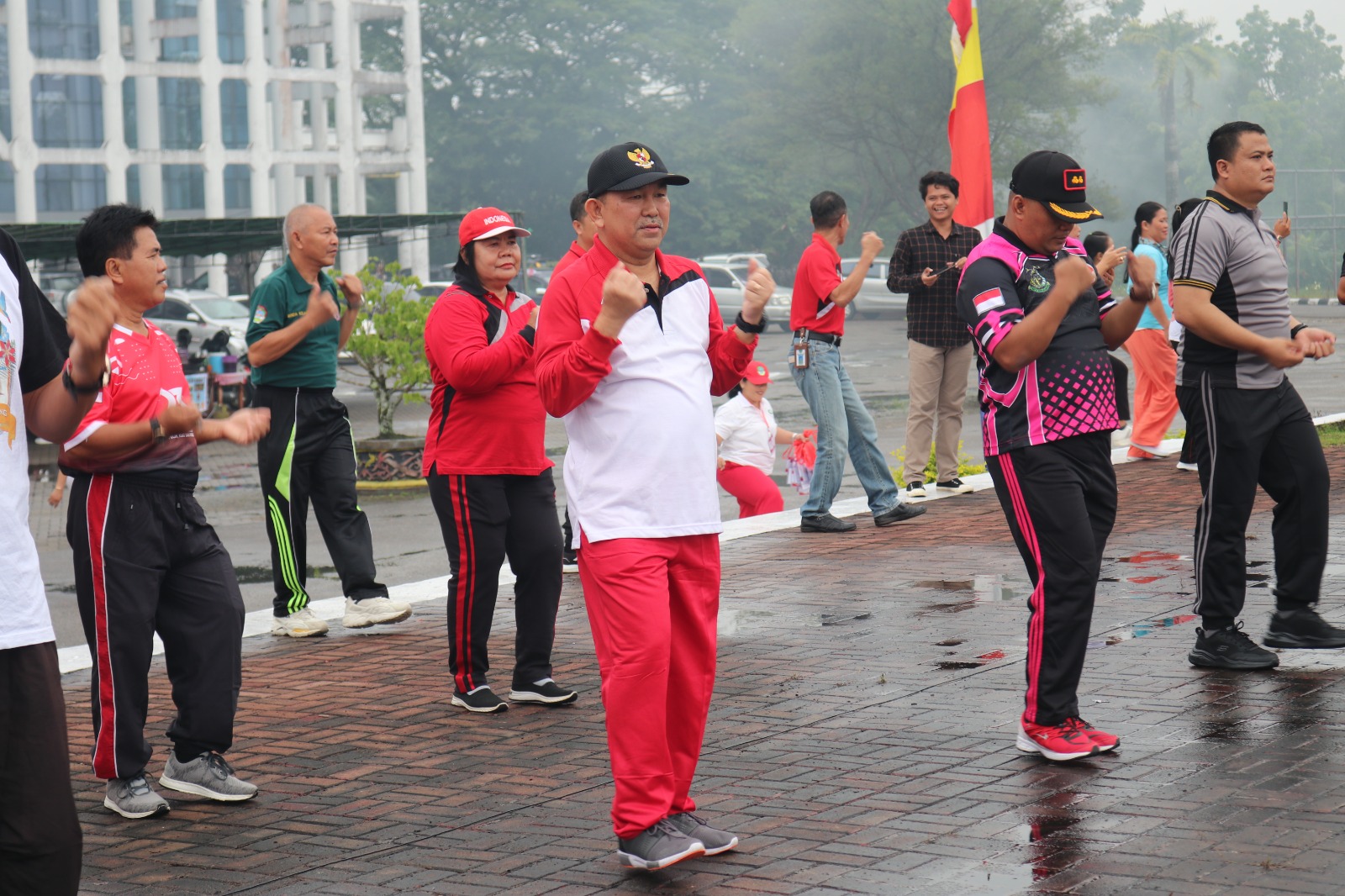 Samuel Buka Kegiatan Senam Masal, Cek Kesehatan Gratis, Pameran Kuliner/Kerajinan UMKM, dan Perlombaan, dalam Rangka Peringatan HUT RI Ke-78