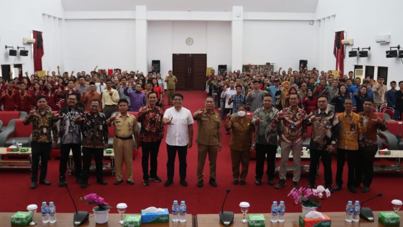 Vinsensius Buka Workshop Keuangan Inklusif Karya Ekonomi Komunitas Kalimantan Barat