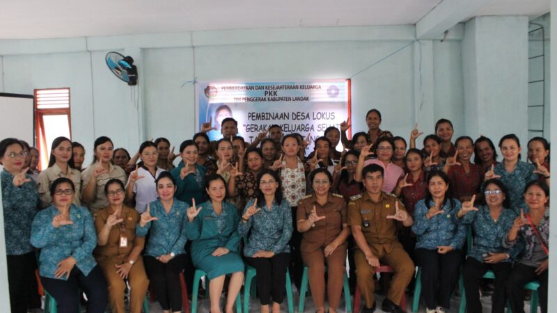 Pembinaan Desa Lokus dibuka Langsung Oleh Ketua TP-PKK Kabupaten Landak