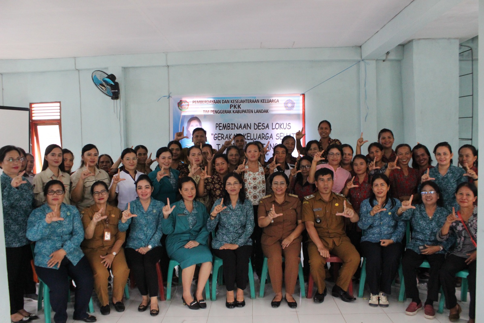 Pembinaan Desa Lokus dibuka Langsung Oleh Ketua TP-PKK Kabupaten Landak