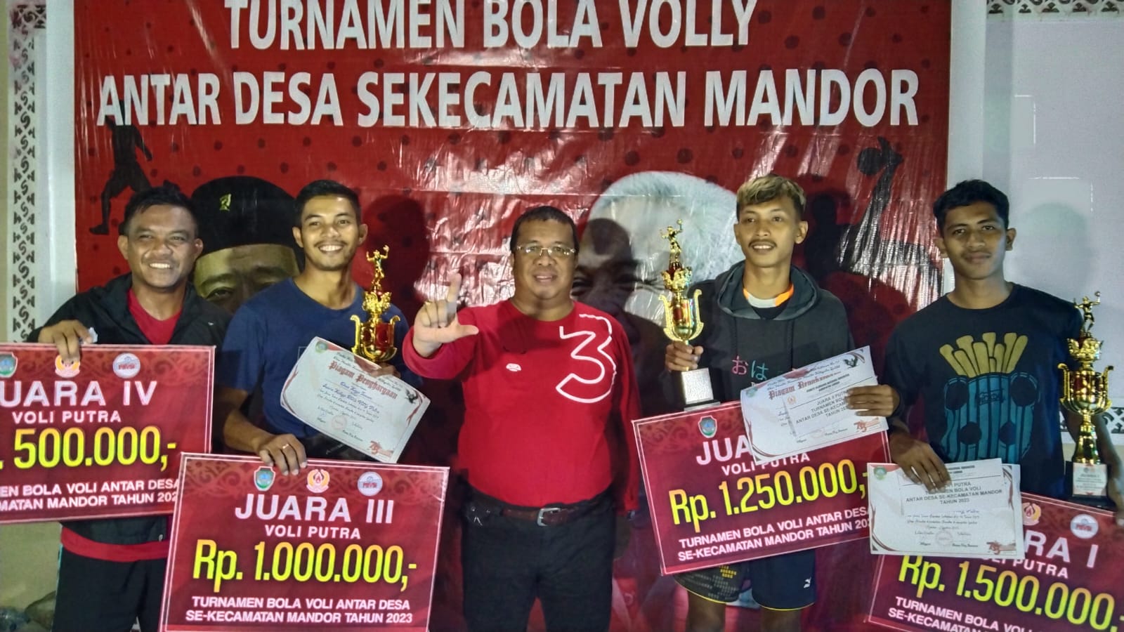 Malam Puncak Grand Final Turnamen Bola Voli Kecamatan Mandor