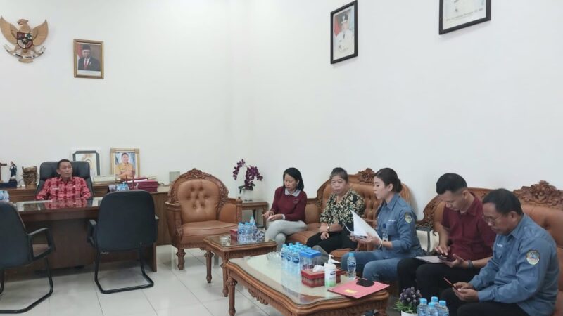 Vinsensius Pimpin Rapat Tindak Lanjut Hasil Inspeksi Lapangan Progres Renovasi Mal Pelayanan Publik Kabupaten Landak