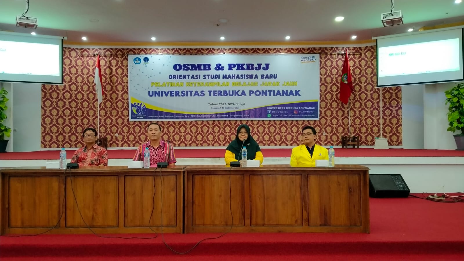 Vinsensius Buka Orientasi Mahasiswa Baru Universitas Terbuka