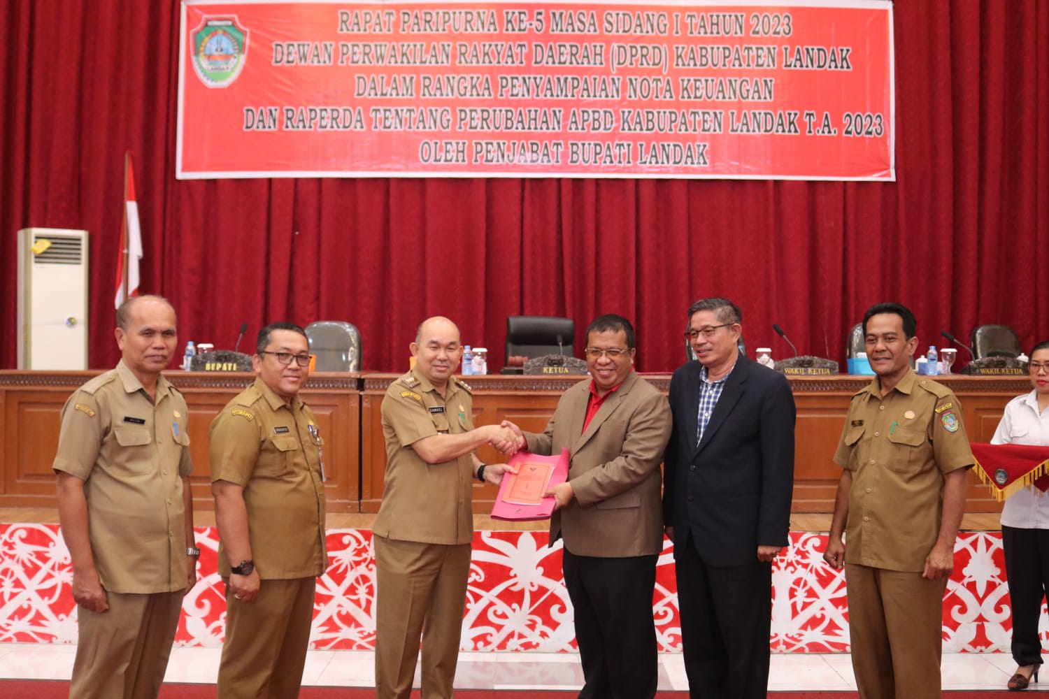 Samuel Hadiri Rapat Paripurna Ke-5 Masa Sidang I Tahun 2023 DPRD Kabupaten Landak
