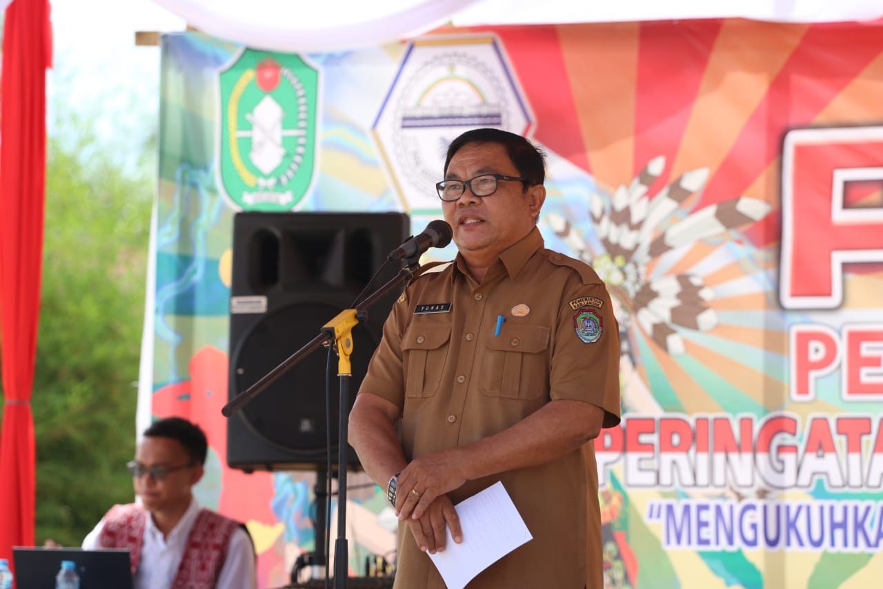 Buka Pekan Olahraga dan Seni (PORSENI) Pelajar SMK Kabupaten Landak, Yonas : Kegiatan Porseni bukan semata mata tentang memenangkan medali atau trofi