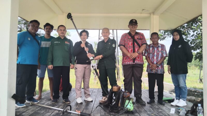 Bumdesma Dapat Bantuan Alat Tebas Mesin Rumput