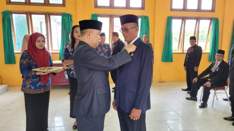 Samuel Hadiri Apel Penganugrahan Tanda Kehormatan Satyalencana Karya Satya dari Presiden RI Kepada ASN Kemenag Landak