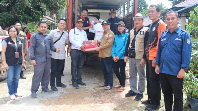 Serahkan Bantuan Banjir di Nahaya dan Pak Mayam, Samuel : Semoga bantuan yang diserahkan ini bisa bermanfaat