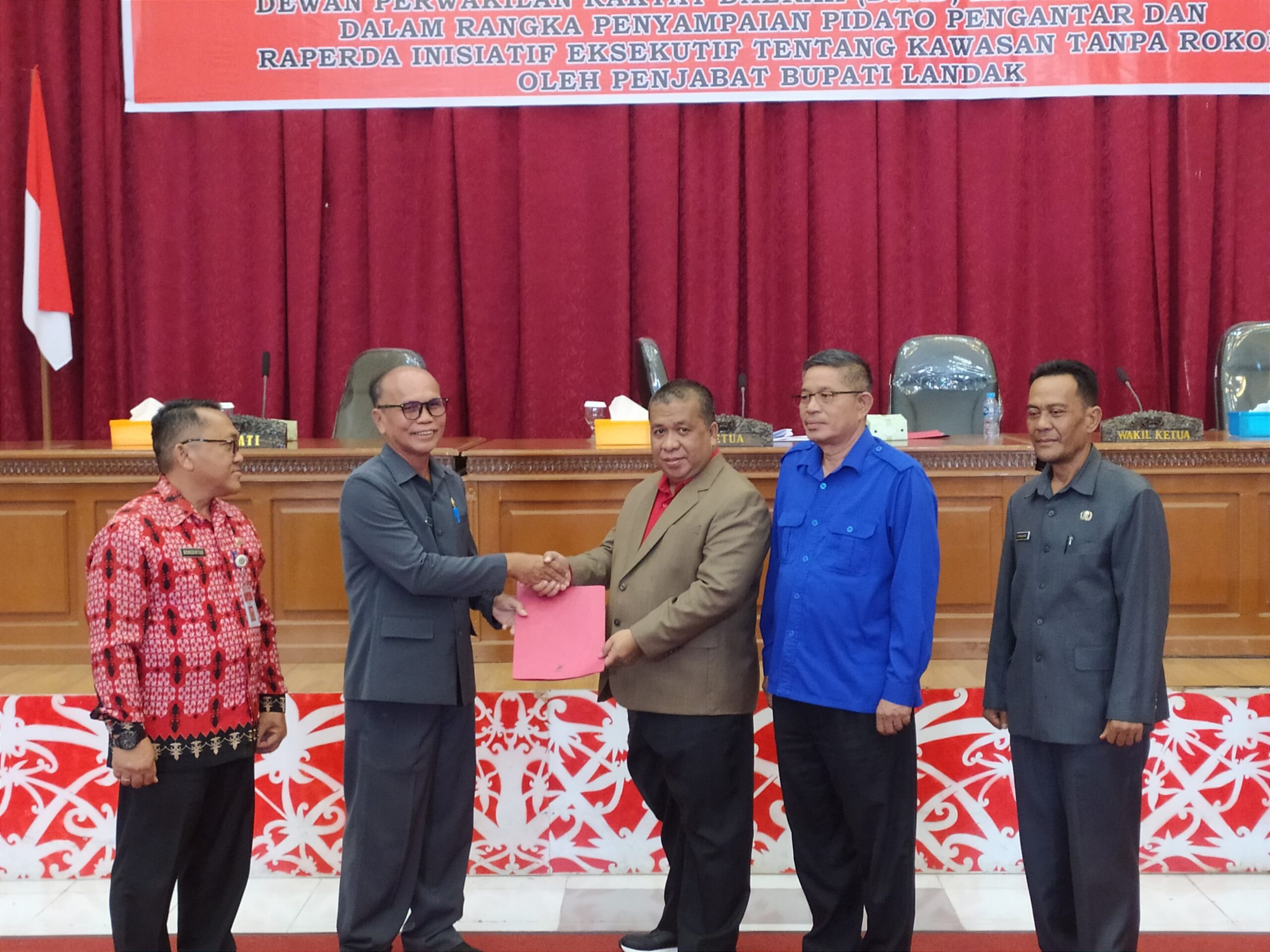 Staf Ahli Bupati Landak Hadiri Rapat Paripurna Ke-7 dan 8 Masa Sidang II Tahun 2024