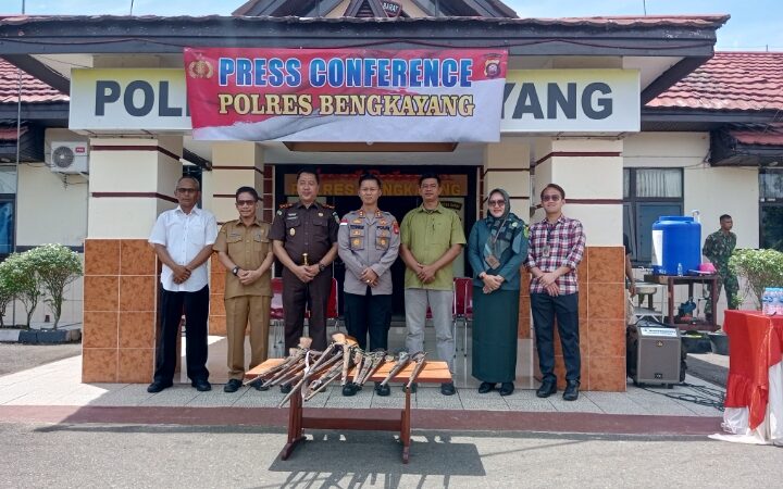 Dua Puluh Satu Pucuk Senjata Api Rakitan Dimusnahkan Polres Bengkayang