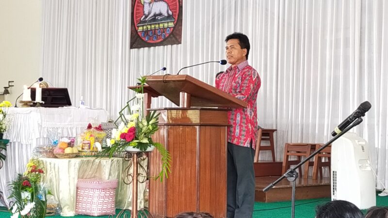 Misa Ke II Perayaan Paskah di Hadiri Staf Ahli Bupati Landak