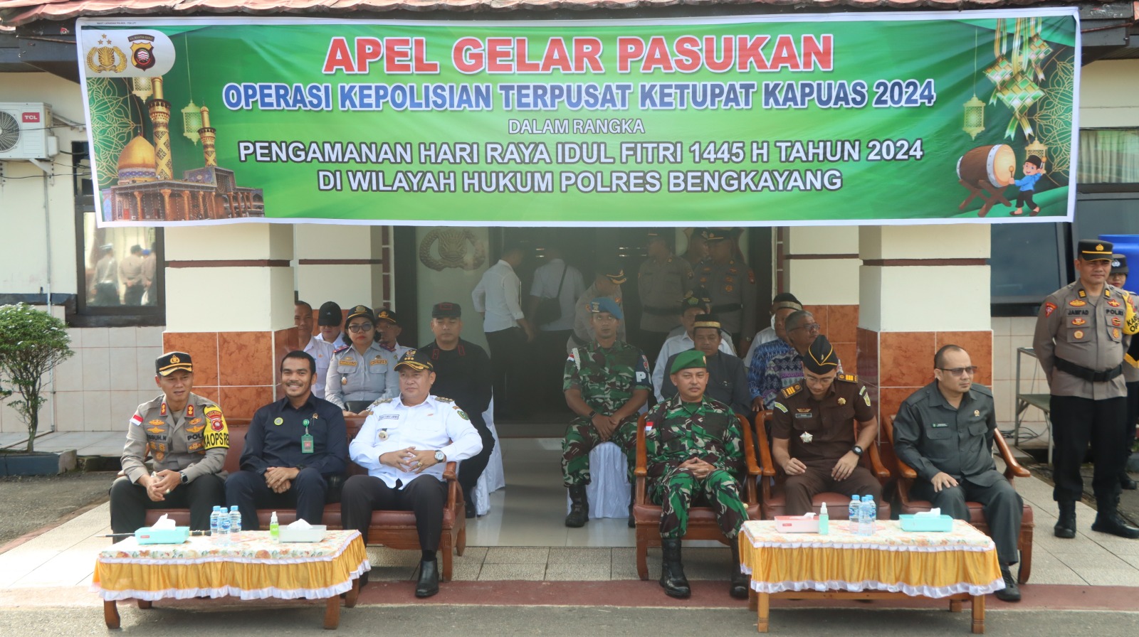 Apel ‘Pasukan Ops Ketupat Kapuas 2024’, TNI-Polri Siap Amankan Perayaan Idul Fitri 1445 Hijriah
