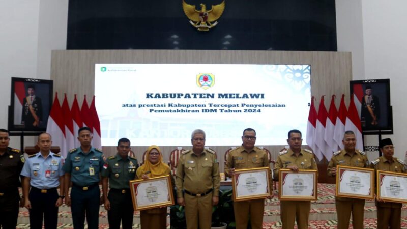 Pemkab Landak Raih Penghargaan Pengentasan Desa Sangat Tertinggal dan Tertinggal Tingkat Provinsi Kalbar