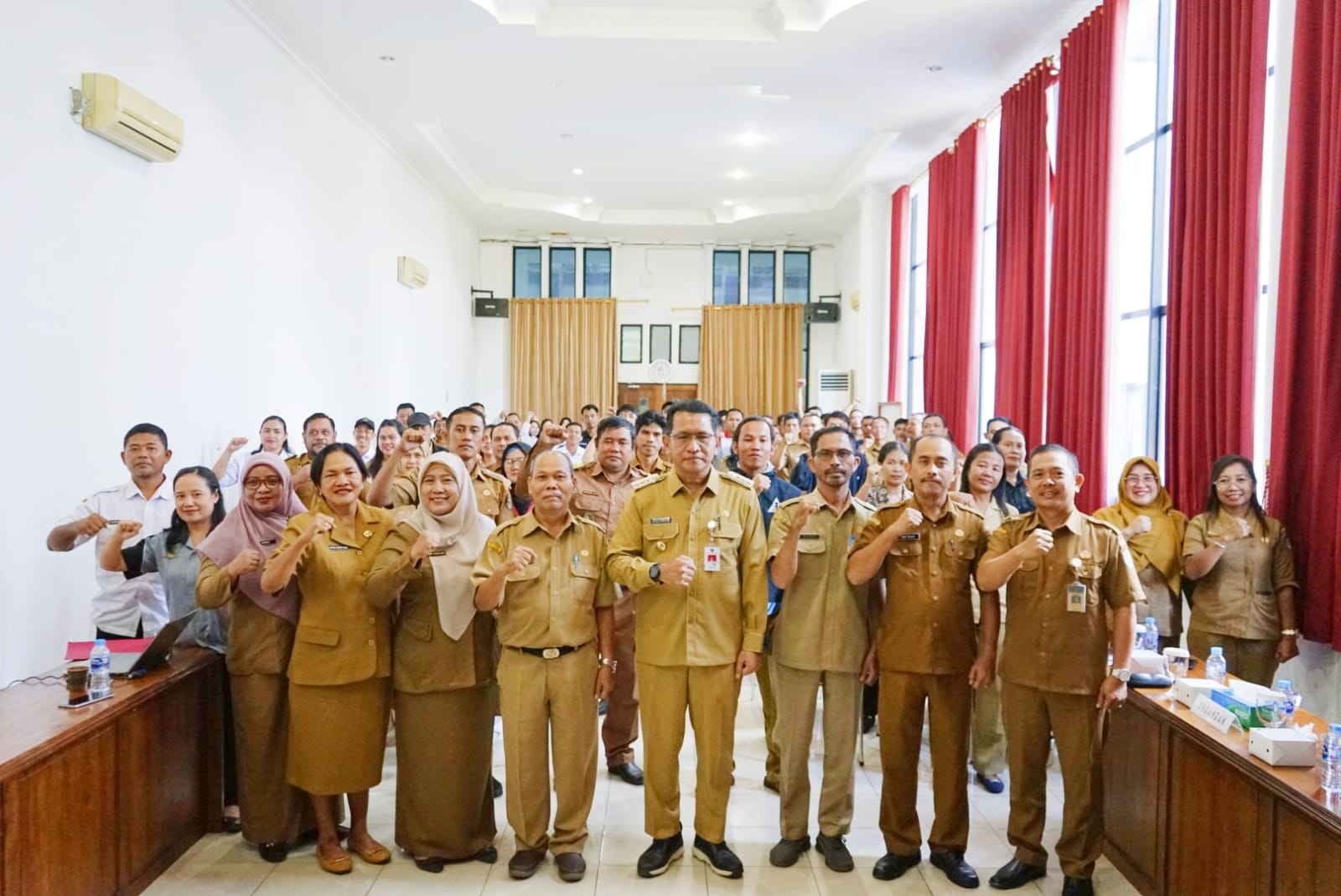 Dr.Gutmen Buka Bimtek Pengelolaan Data Terpadu Kesejahteraan Sosial